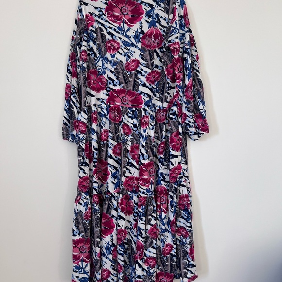 NWT! Ariat Floral Multicolor Wyoming Tiered Full Sleeve Maxi Dress Women’s M - Picture 5 of 12